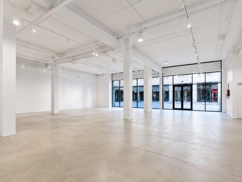 Prime 340 sqm Retail Space | 3 Arts Shopping Centre - Photo 7
