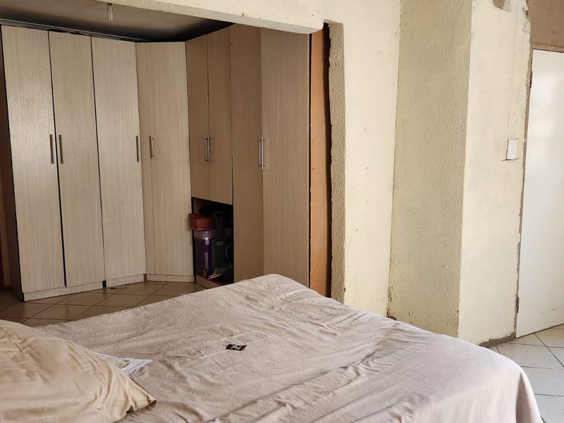 3 Bedroom House For Sale in Rosslyn Gardens - Photo 5