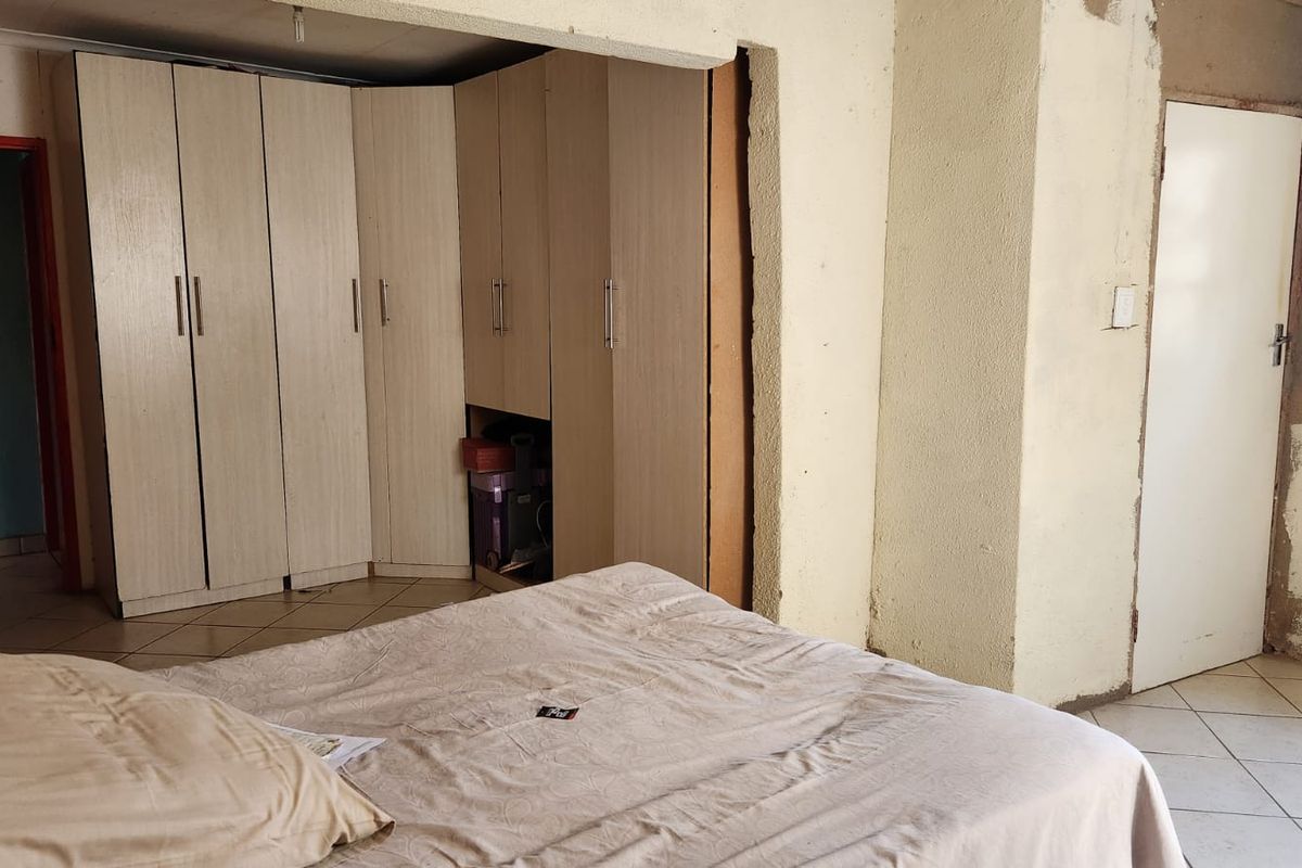 3 Bedroom House For Sale in Rosslyn Gardens - Photo 5