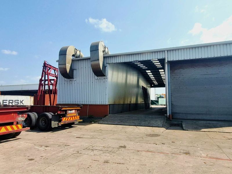 Warehouse / Factory to Let - Yard-Led Industrial HQ with Covered Loading (Prospecton Industrial) - Photo 8