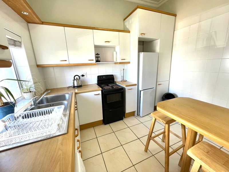 2 Bedroom Furnished - Bantry Bay - Photo 8