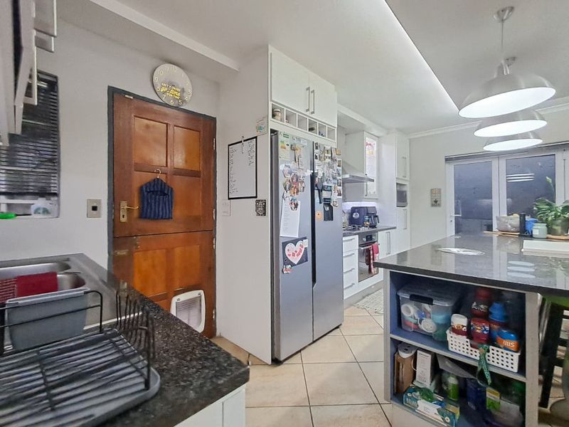 3 Bedroom Duplex in Secure Albemarle Estate - Photo 9