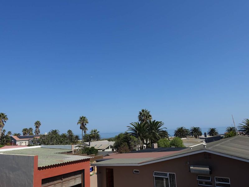 GERMAN STYLE HOUSE WITH FLAT & 4 GARAGES IN TOP LOCATION - Photo 5