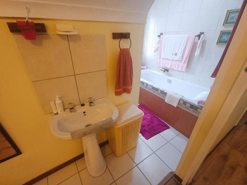 FOR RENT  |  Bothas Hill ||  1 Bedroom Furnished Apartment - Photo 10