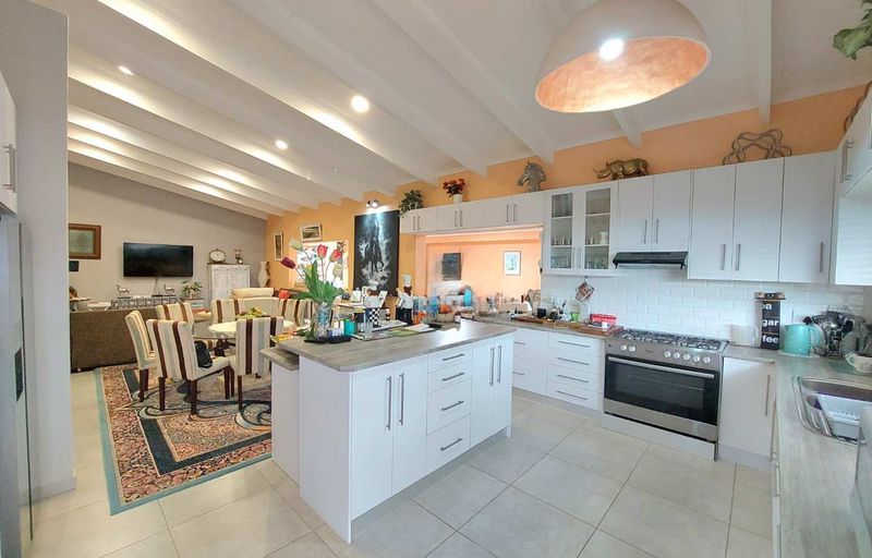 Spacious Family Home with Separate Flat