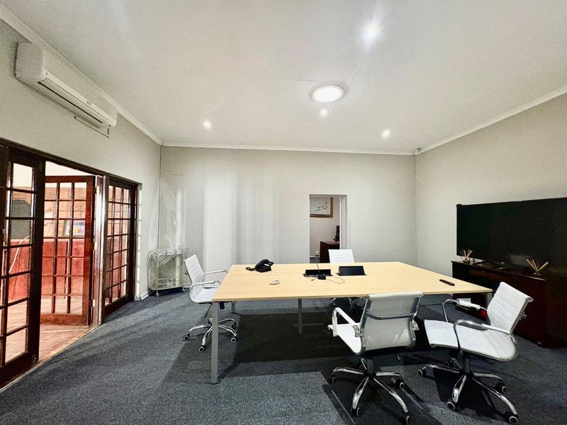 Versatile 4-Bedroom Home with Pool & Ample Parking - Photo 10