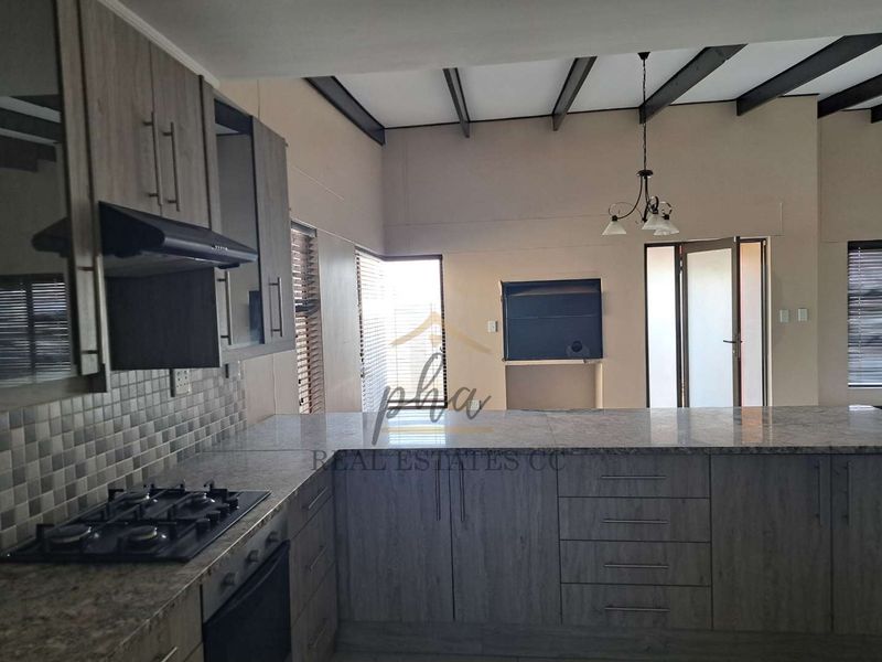 Walvis Bay: 4 Bedr Home with HUGE garage space is for Sale - Photo 4
