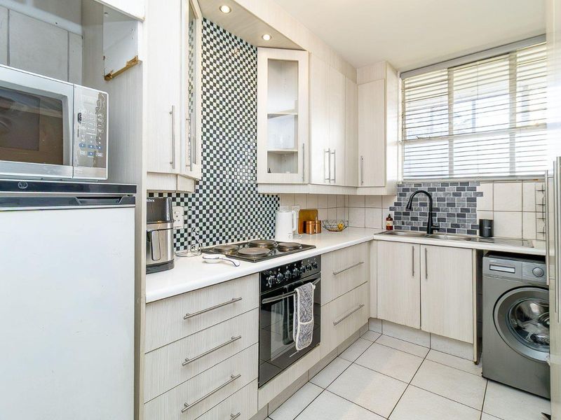 Stylishly Upgraded. Perfectly Positioned! - Photo 5