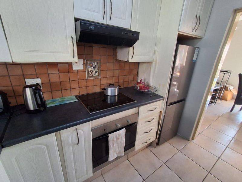 Three Bedroom Duplex for Sale in Eldoraigne, Centurion - Photo 3