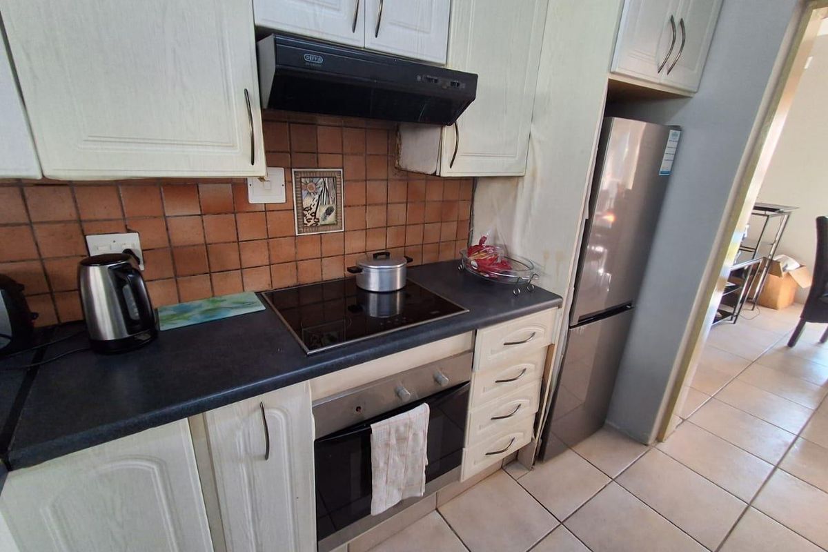 Three Bedroom Duplex for Sale in Eldoraigne, Centurion - Photo 3