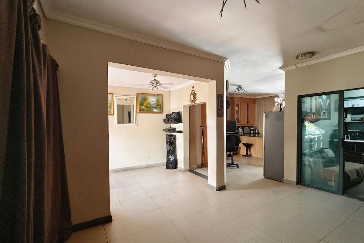 3 bedroom townhouse in Northriding - Photo 5