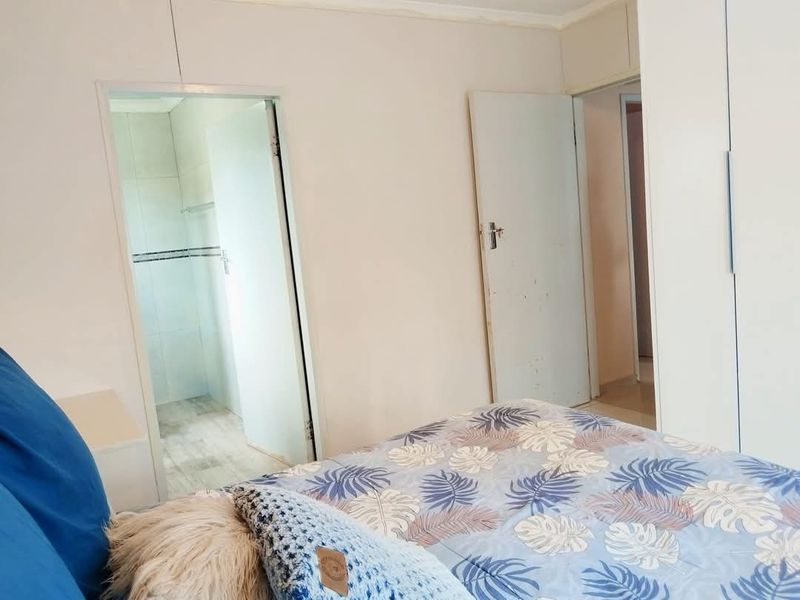 3-Bedroom Home in Gated Savanna City Community - Photo 8