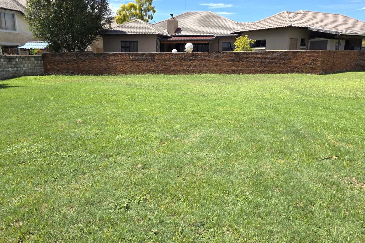 Waterfront Stand in Da Nice Estate - Photo 5