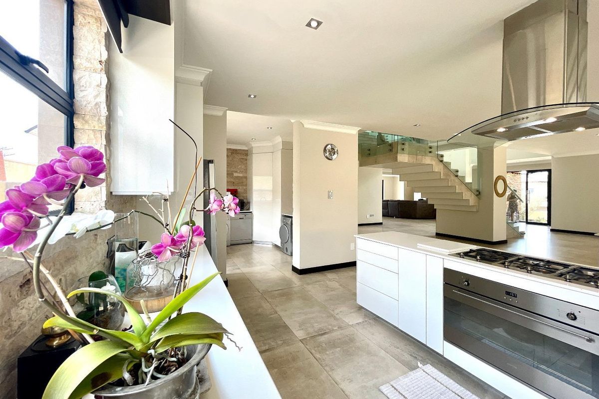 Stunning Open Plan Five Bedroom Home For Sale In Waterfall Country Estate - Photo 3