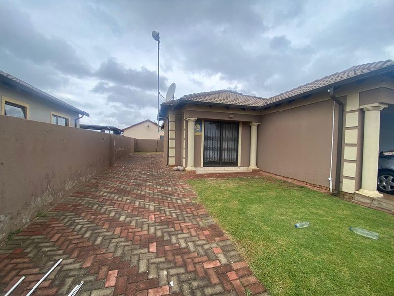 Three bedroom home for rent - Photo 6