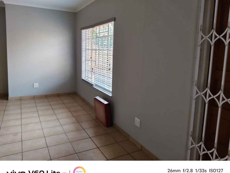 Neat and Quaint Facebick Simplex for Sale - Photo 5