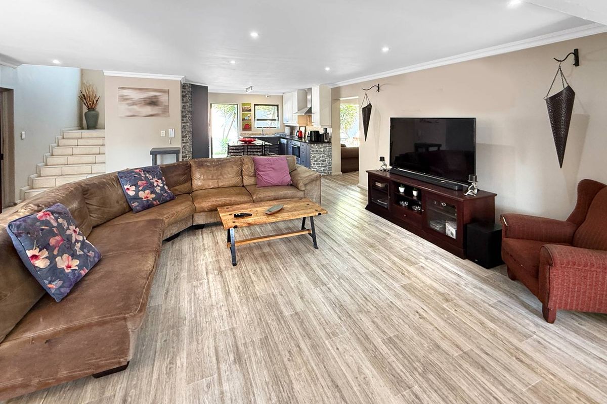 Stunning Four Bedroom Home in Excellent Estate, The Ultimate in Lifestyle Living - Photo 4