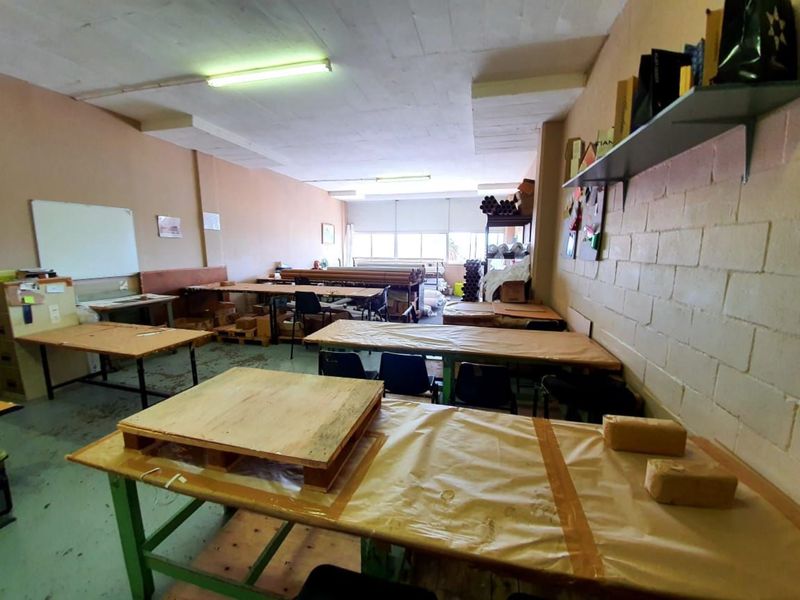 Spacious and Versatile Unit in a Prime Location - Photo 5