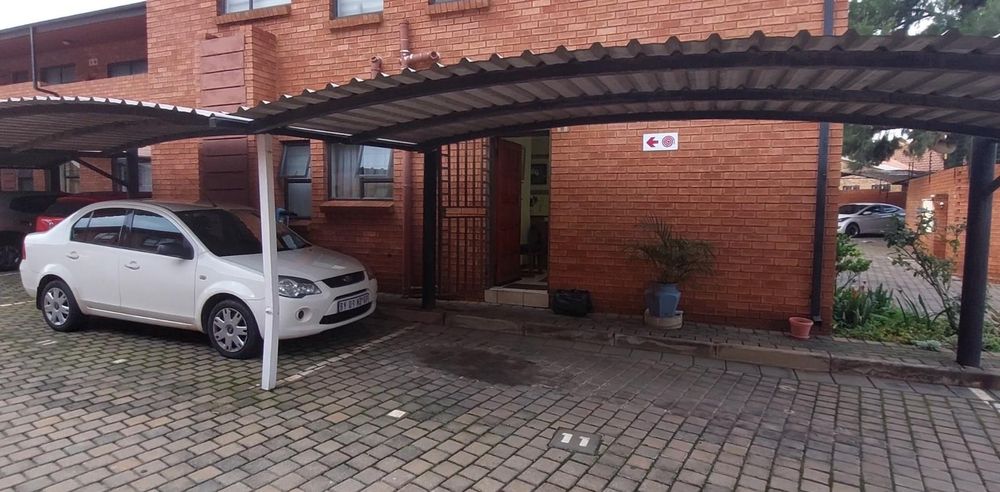 2 parking bays in front of unit
