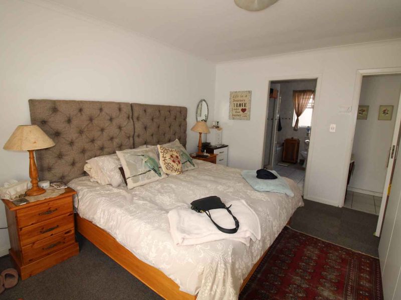 Well Maintained Townhouse - Photo 10