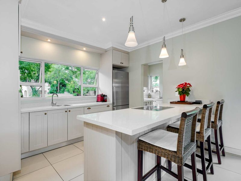 4 EN-SUITE BEDROOM HOME IN FOURWAYS GARDENS RESIDENTIAL ESTATE - Photo 5