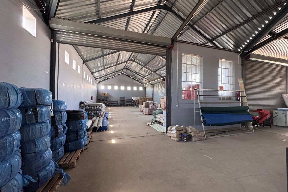 Warehouse To Let In Northern Industrial - Photo 4