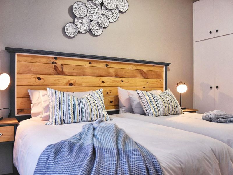 Invest in Luxury: Stunning Henties Bay Retreat! - Photo 4