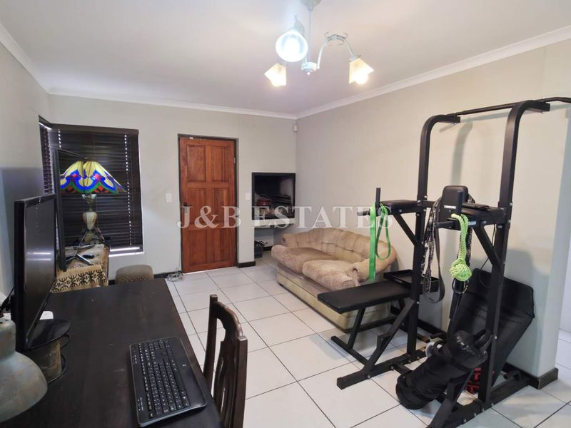 Ideal Starter Home - Photo 4