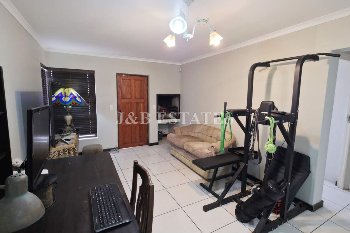 Ideal Starter Home - Photo 4
