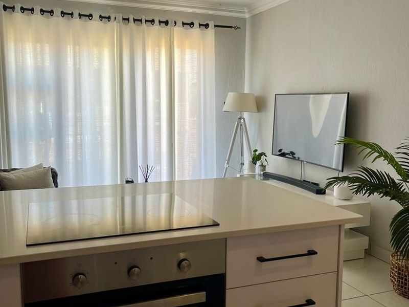 A BEAUTIFUL APARTMENT IN HONEYDEW AWAITS YOU - Photo 8