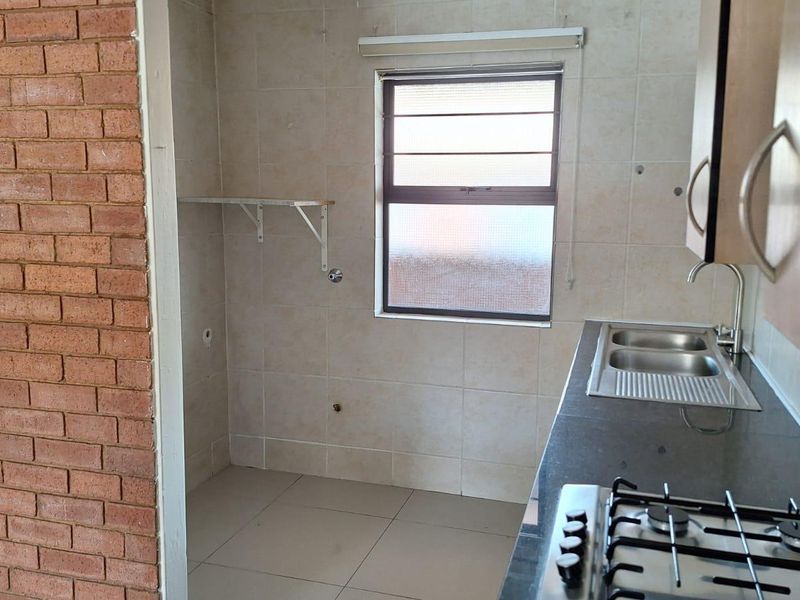 Lock-Up-and-Go Living – Perfect for First-Time Buyers! - Photo 6