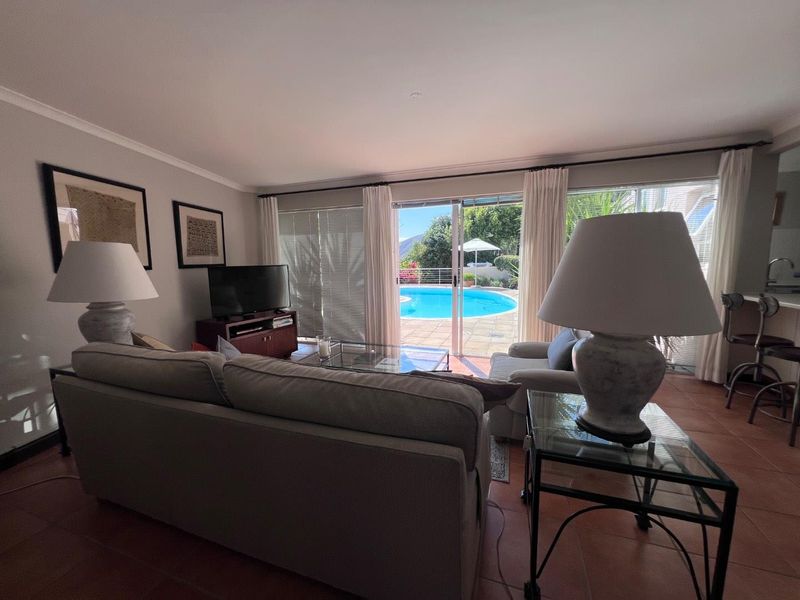 Furnished 2 bedroom apartment with pool and views - Photo 4