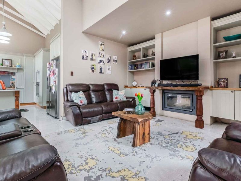 LIFE WITH LUXURY, INDULGENCE AND CONVENIENCE, THIS CHIC HOME IS A MUST SEE - Photo 3