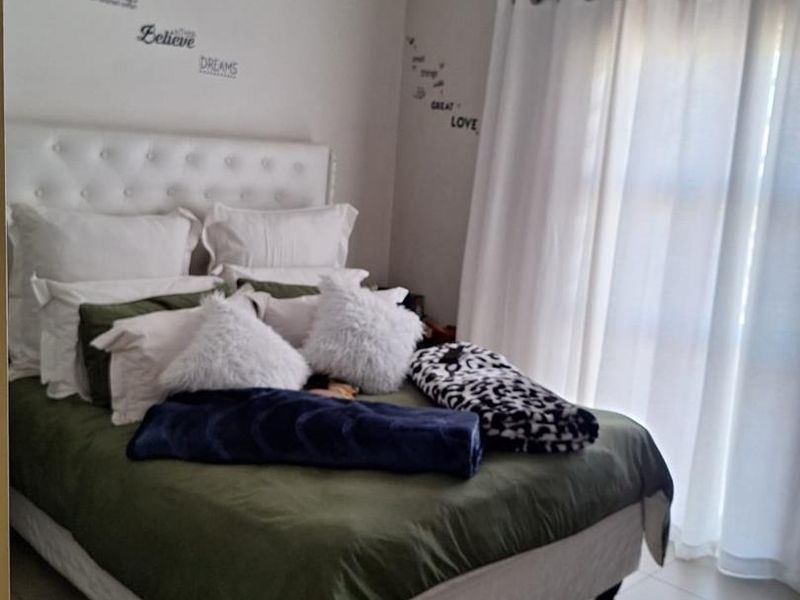 Safe and secure area - Photo 2