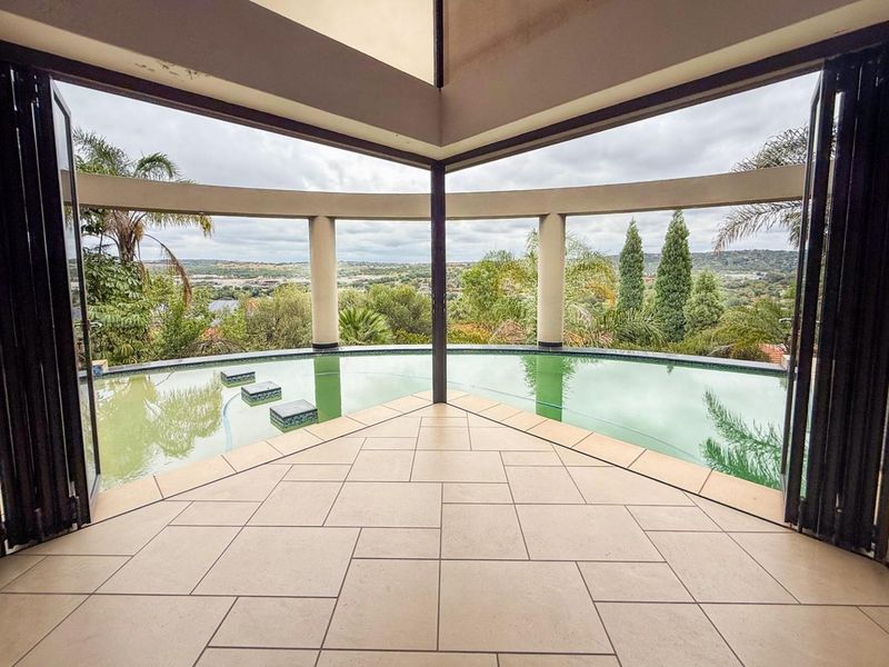 6 Bedroom , 6 Garages , For Sale , - Photo 1