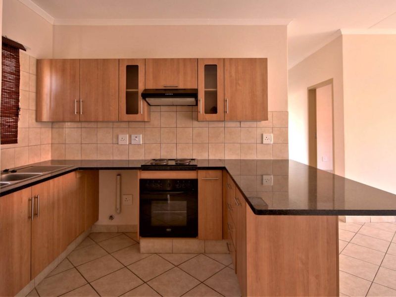 Live well in a great neighborhood - schedule a viewing! - Photo 2