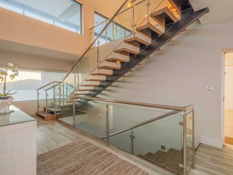 Elevated Luxury with Breathtaking Langebaan Lagoon Views - Photo 2