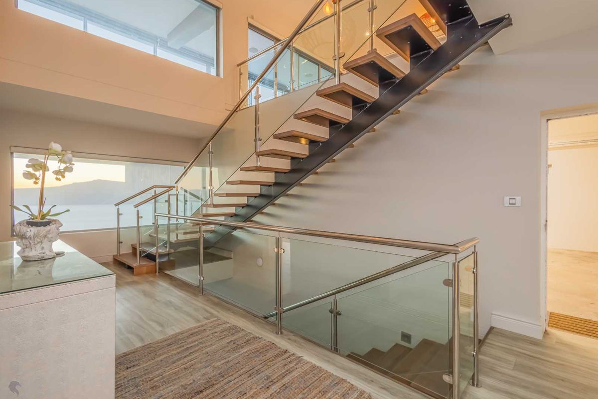 Elevated Luxury with Breathtaking Langebaan Lagoon Views - Photo 2