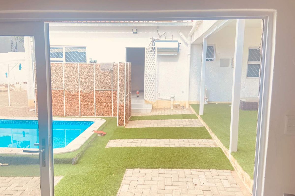 HOUSE FOR SALE IN KHOMASDAL EXIT 16 - Photo 3