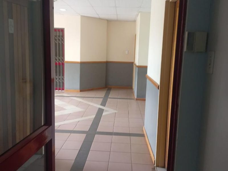 Professional Yet Engaging - Photo 3