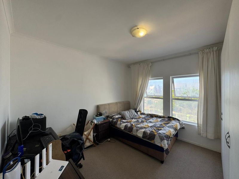 Top floor apartment in Royal Ascot - Photo 8