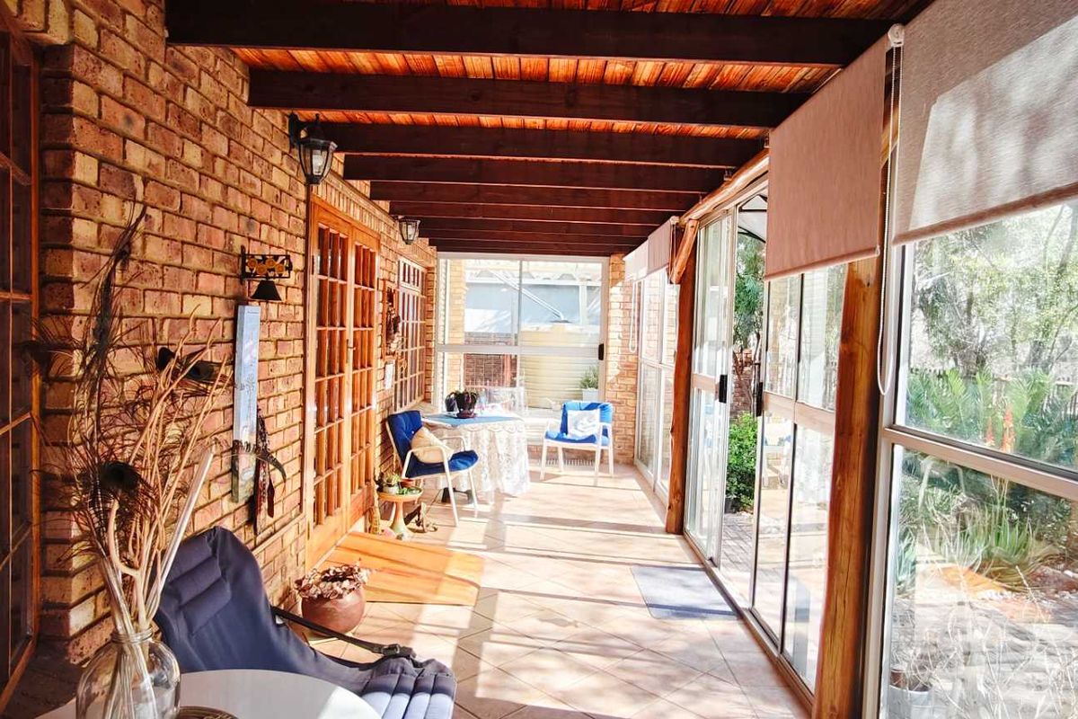 Serene Green Belt Views from This Lovely 3-Bed Home - Photo 4