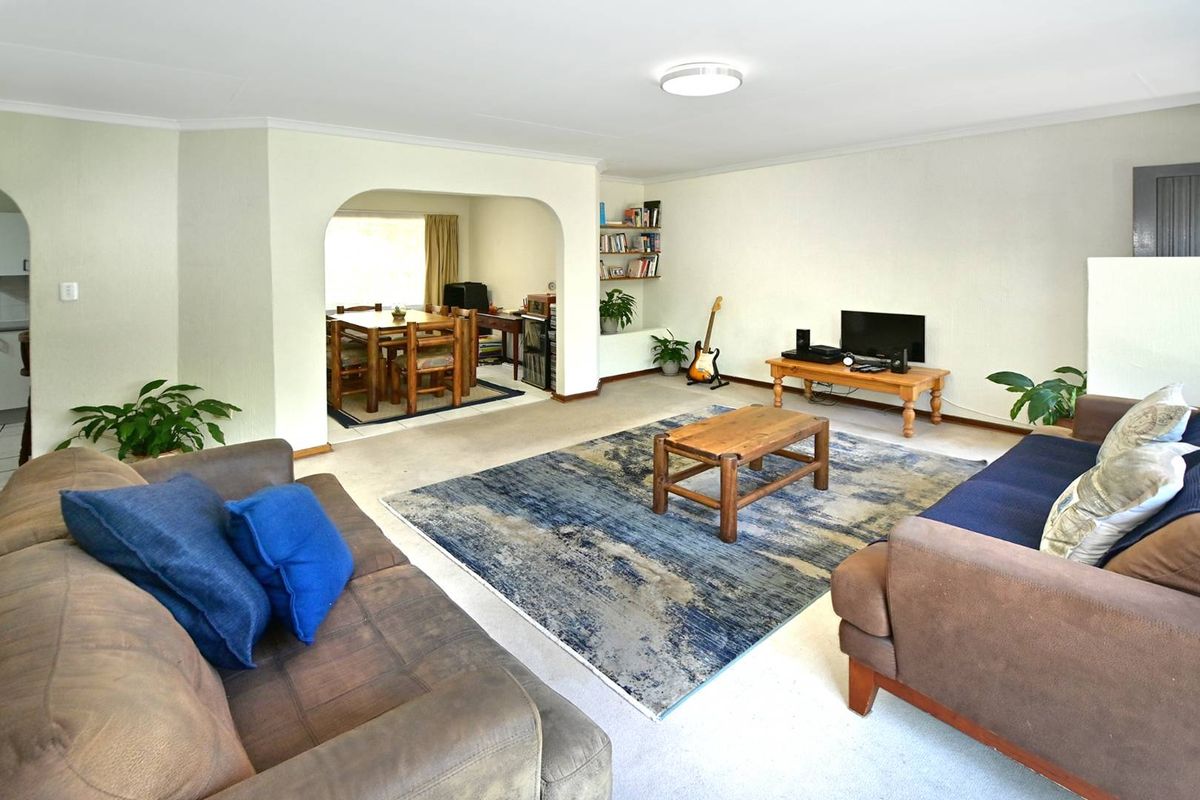 Charming Family Home in Excellent Estate - Photo 5