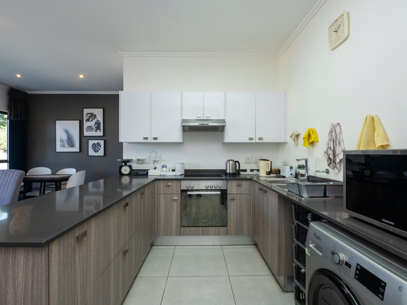 2 Bedroom Apartment for Sale in Edenburg - Photo 2
