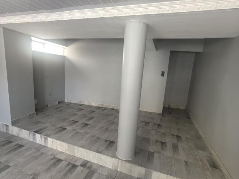 Modern office space in busy Central area - Photo 3
