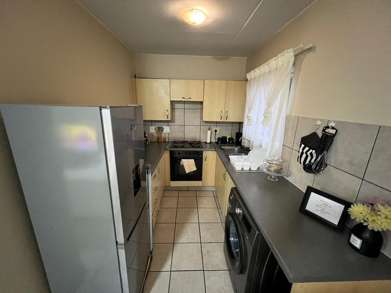 1 Bedroom Apartment in Wapadrand - Photo 8