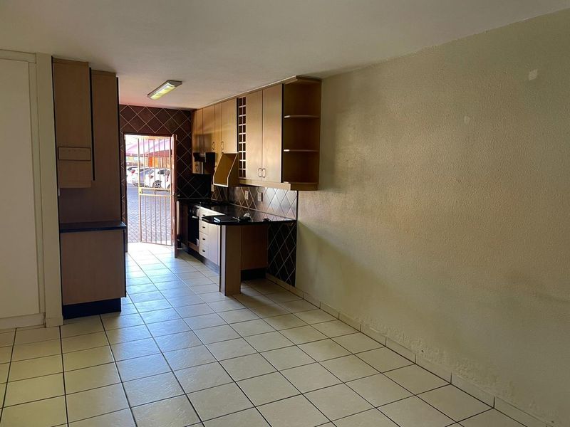 Ground Floor Unit NOT PET FRIENDLY - Photo 7