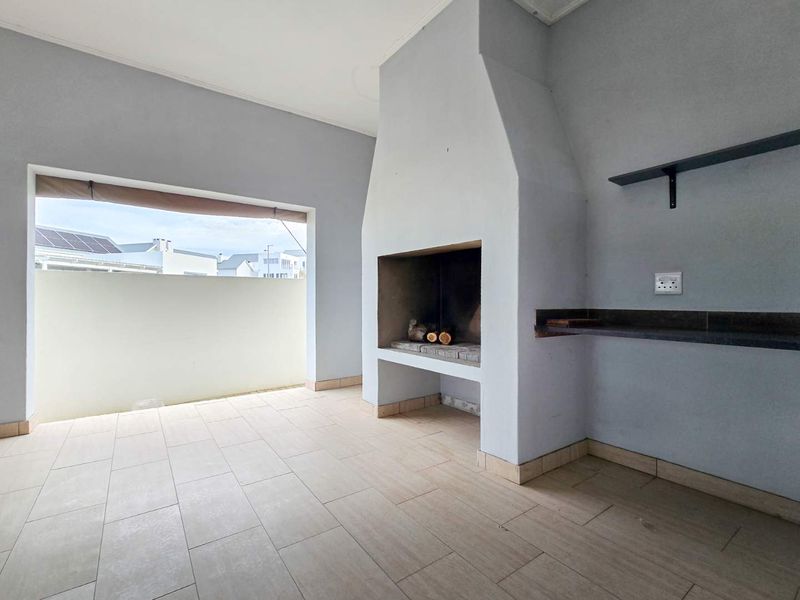 The perfect lock-up-and-go property for sale in Stilbaai-Wes. - Photo 10