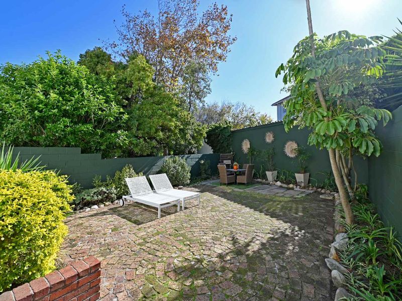 3 Bedroom Home in Rondebosch - Photo 2