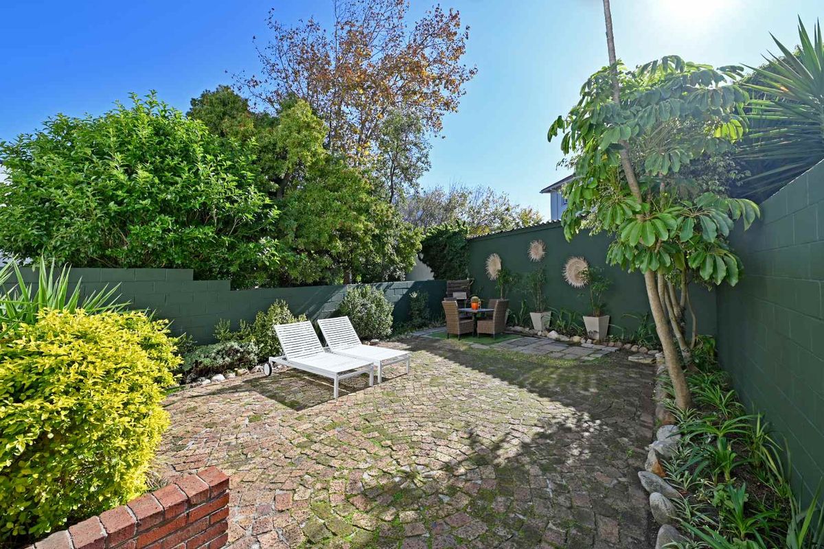 3 Bedroom Home in Rondebosch - Photo 2